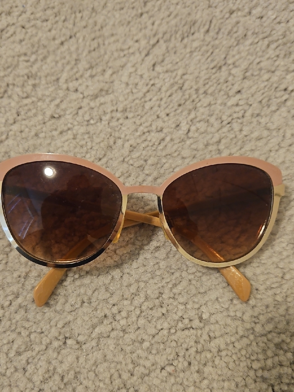 Women's Pink and Gold Cat-Eye Sunglasses - Stylish Polarized Shades